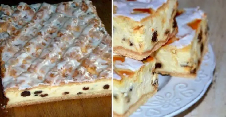 Rețetă pentru Prăjitură cu Brânză de Vaci și Stafide. Amestecul de deasupra este delicios