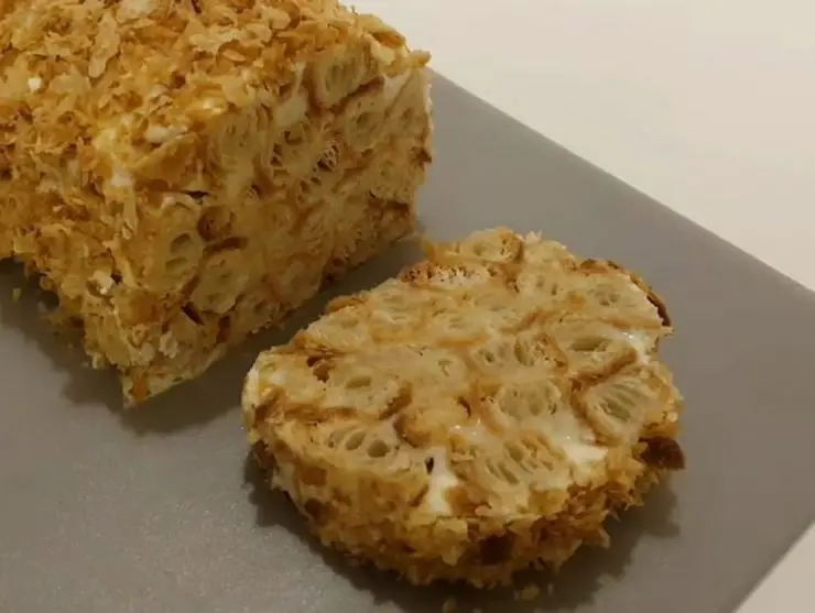 Ruladă “Napoleon” cu Doar 3 Ingrediente – Simplu și Delicios!