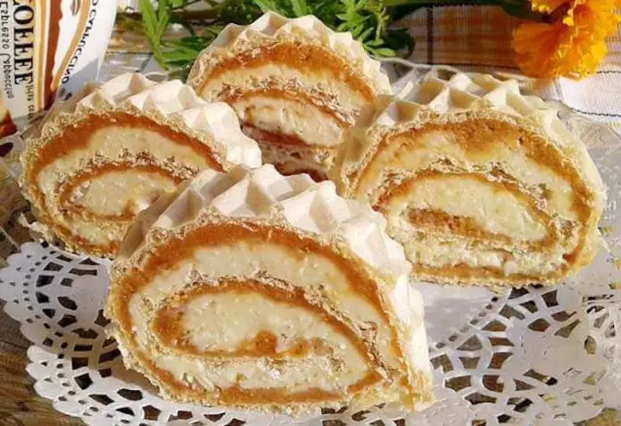 Ruladă de Napolitană cu Caramel și Lapte Praf – Deliciul Perfect pentru Orice Ocazie