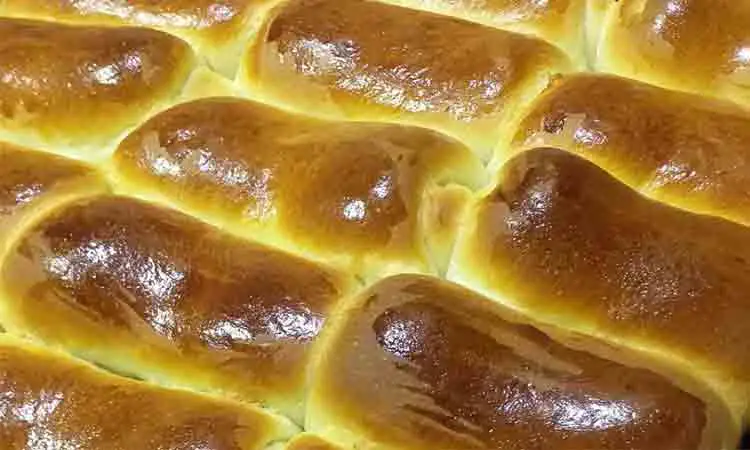 Strudele de Casă Pufoase Umplute cu Dulceață – Rețetă Simplă și Gustoasă