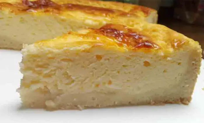 Un desert rapid și delicios, cu doar patru ingrediente – ideal pentru momentele când timpul este limitat. Nu necesită făină și poate fi gata în mai puțin de 5 minute!