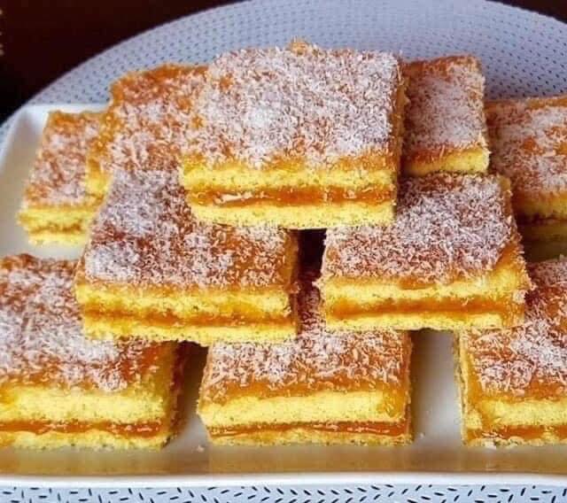 MOALE CA UN BURETE Prăjitură în 10 minute un gust care te va cuceri imediat