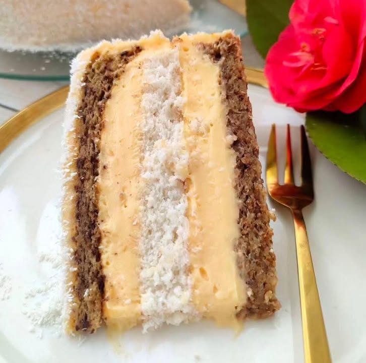 Tortă Al șaptelea cer… Nucă de cocos, nuci, cremă de vanilie… Fără pic de făină, unul dintre cele mai delicioase deserturi…