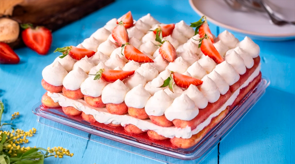 Explozie de arome de căpșuni: Tiramisu cu cremă de mascarpone și căpșuni