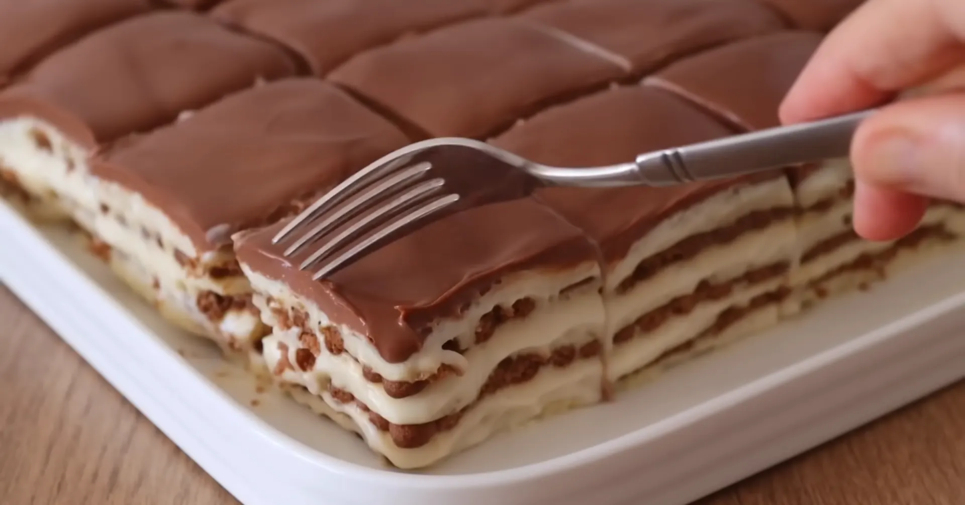 Cele mai bune prăjituri Bebe cu cafea și cremă de vanilie: Desert simplu fără coacere!