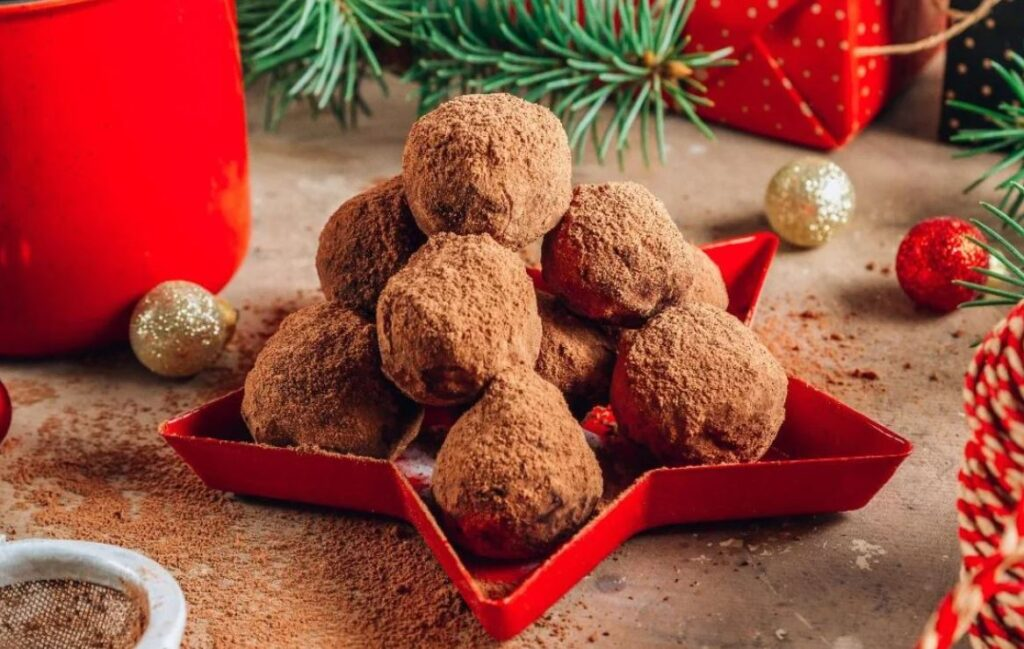 Pandoro-Trufe 4 ingrediente, desertul de Crăciun care se prepară în 5 minute!