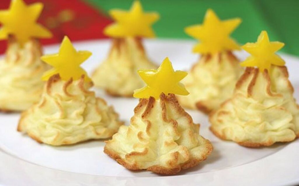 Brad de Crăciun din cartofi, o rețetă delicioasă pentru sărbători | În fiecare an se vând toate!