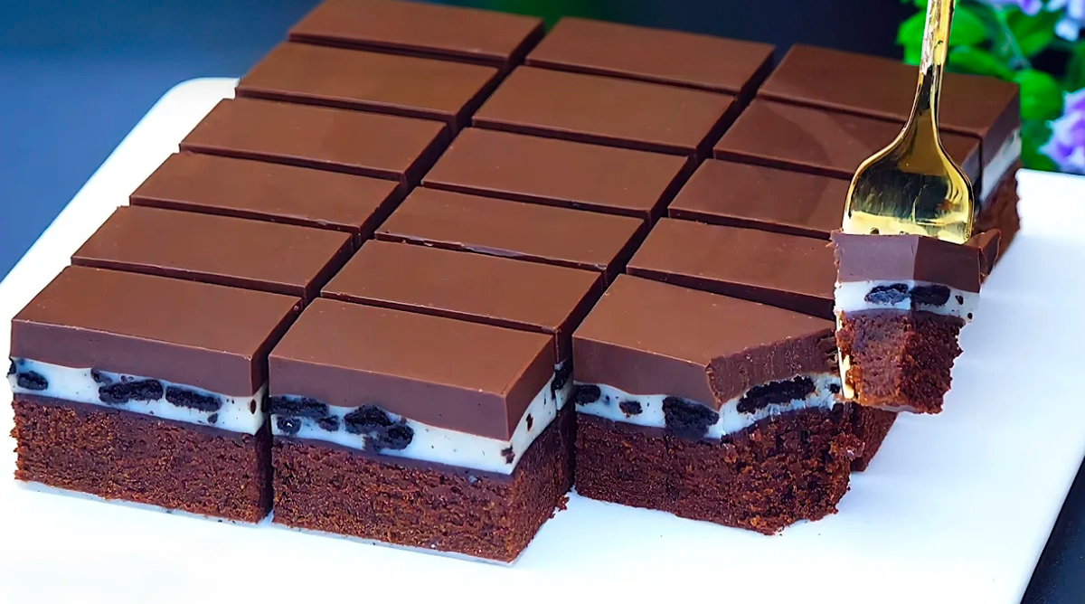 Desert rapid de ciocolată cu cremă albă și neagră: Rețetă pas cu pas