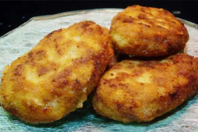 Chiftele pane cu brânză rețetă