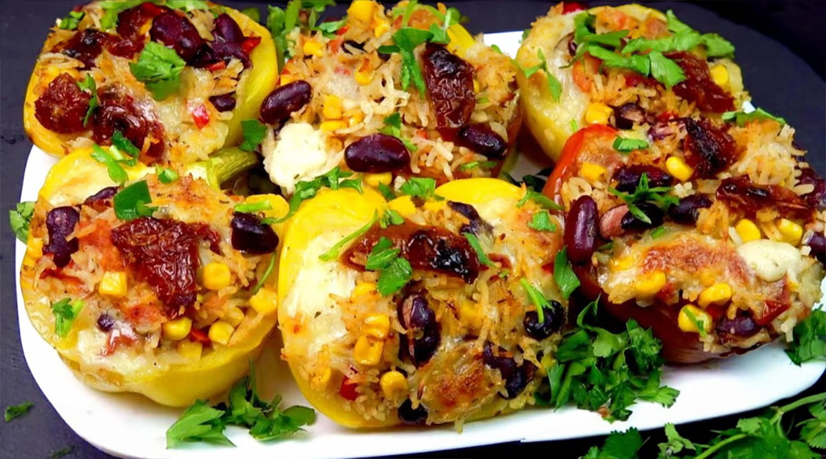 Ardei umpluți copți cu legume: Rețeta secretă a bunicii pentru o cină delicioasă!