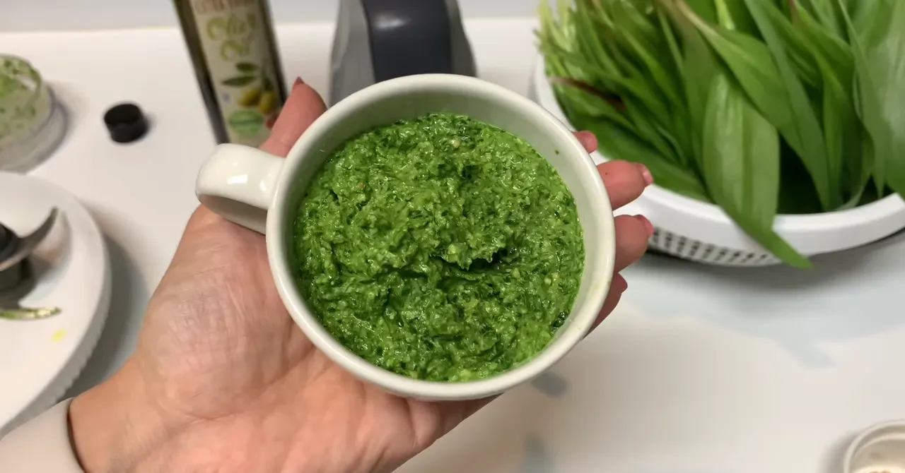Cum să pregătești sos pesto perfect din leurd? Trebuie să încerci această REȚETĂ!