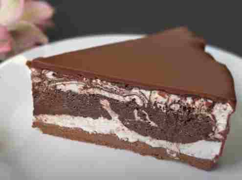 Tartă cu brânză și ciocolată fără coacere