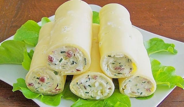 Goudaröllchen se traduit en roumain par **„Goudaröllchen”** (c’est un nom propre ou spécifique non traduit).