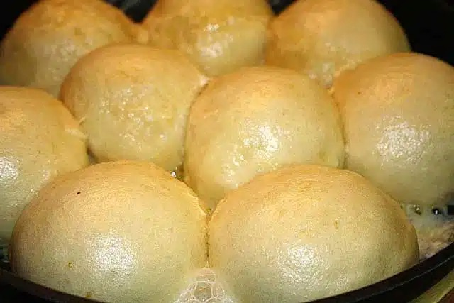 Rețetă delicioasă de găluște dulci aburite