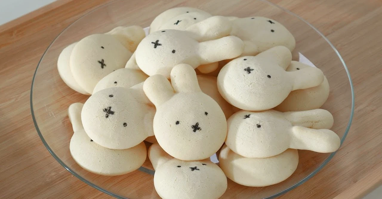 Biscuiți simpli de casă din făină de orez: Coaceți iepurași drăguți!