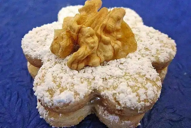 Rețetă de biscuiți umpluți cu nuci