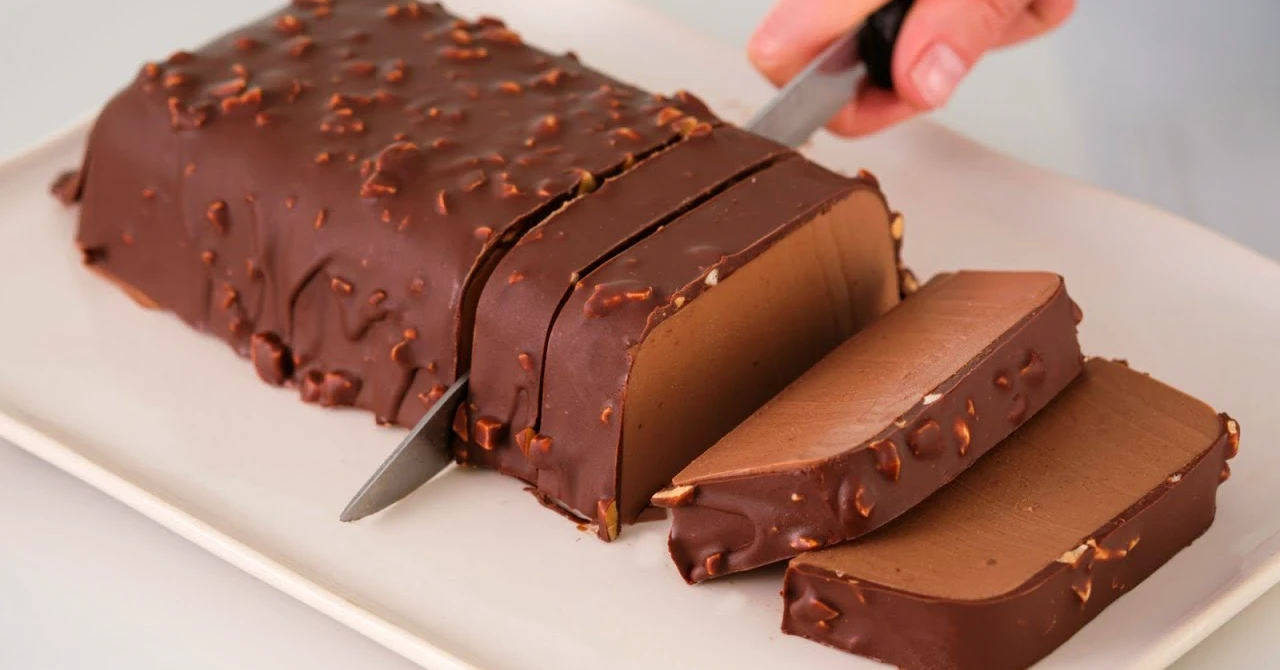 Fantastica prăjitură cu ciocolată „fără coacere”: Gata în câteva minute (plus întărire)!