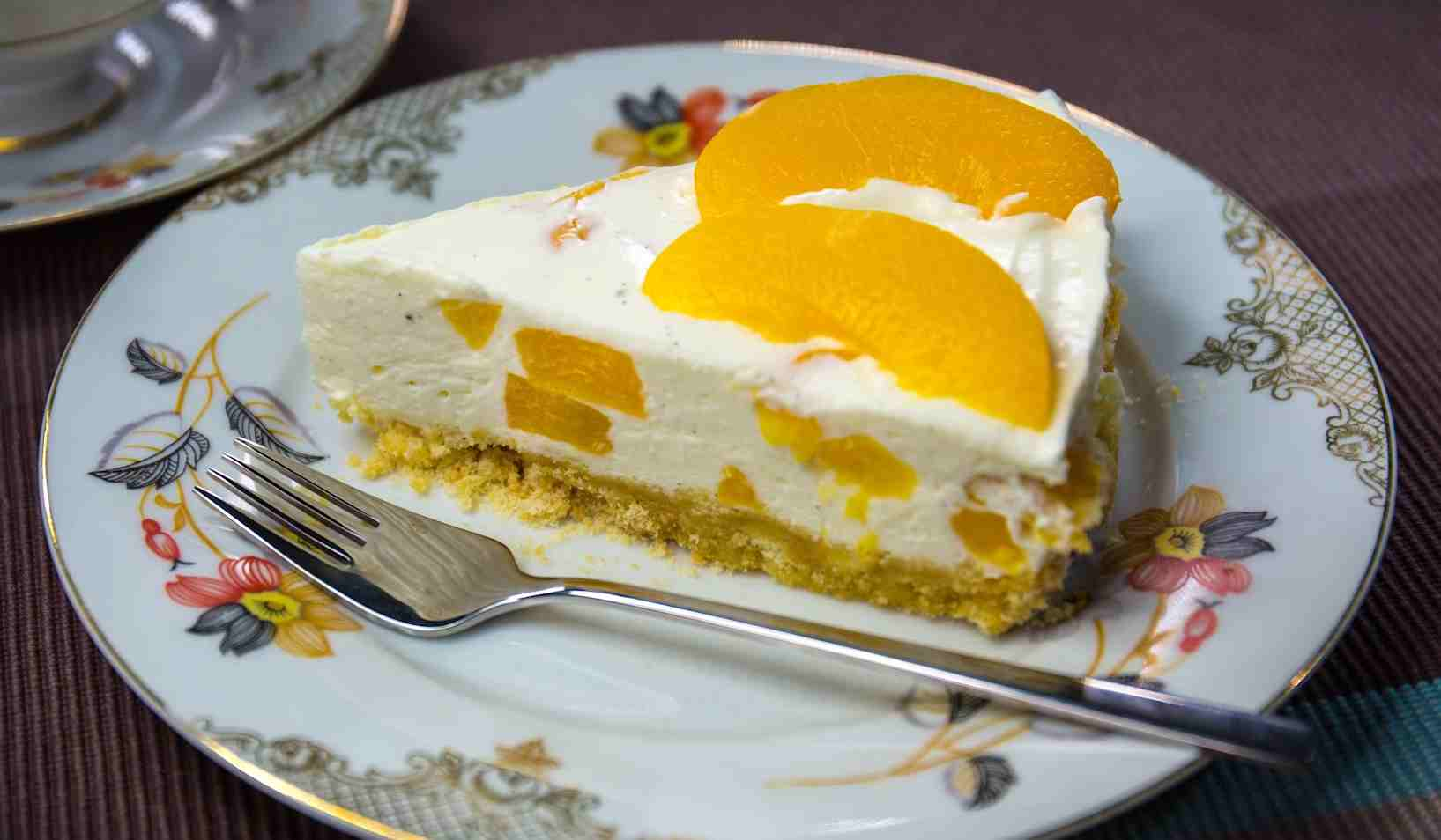 Plăcintă cu quark și piersici