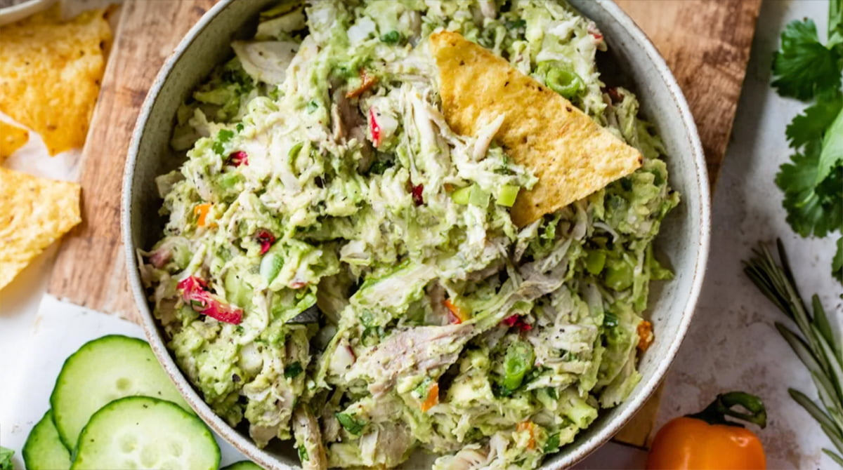 Salată rapidă și gustoasă de avocado cu pui: Prânz sau cină ideală!