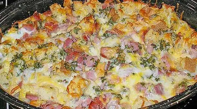 Tocăniță țărănească gratinată cu șuncă Rețetă