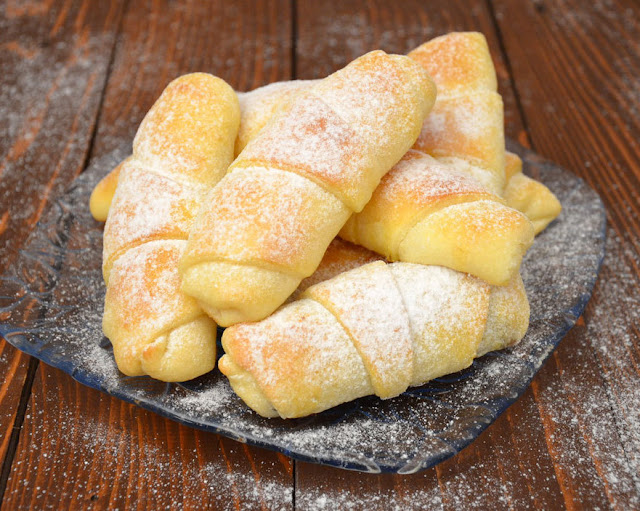 Cornuri rapide cu lapte fără timp de dospire