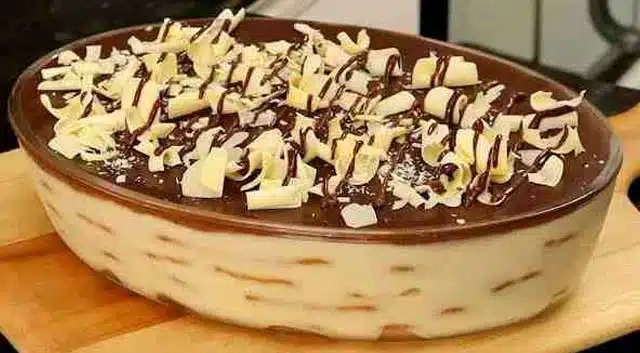 Desert stratificat cu biscuiți cu unt și brânză de vaci – Rețetă