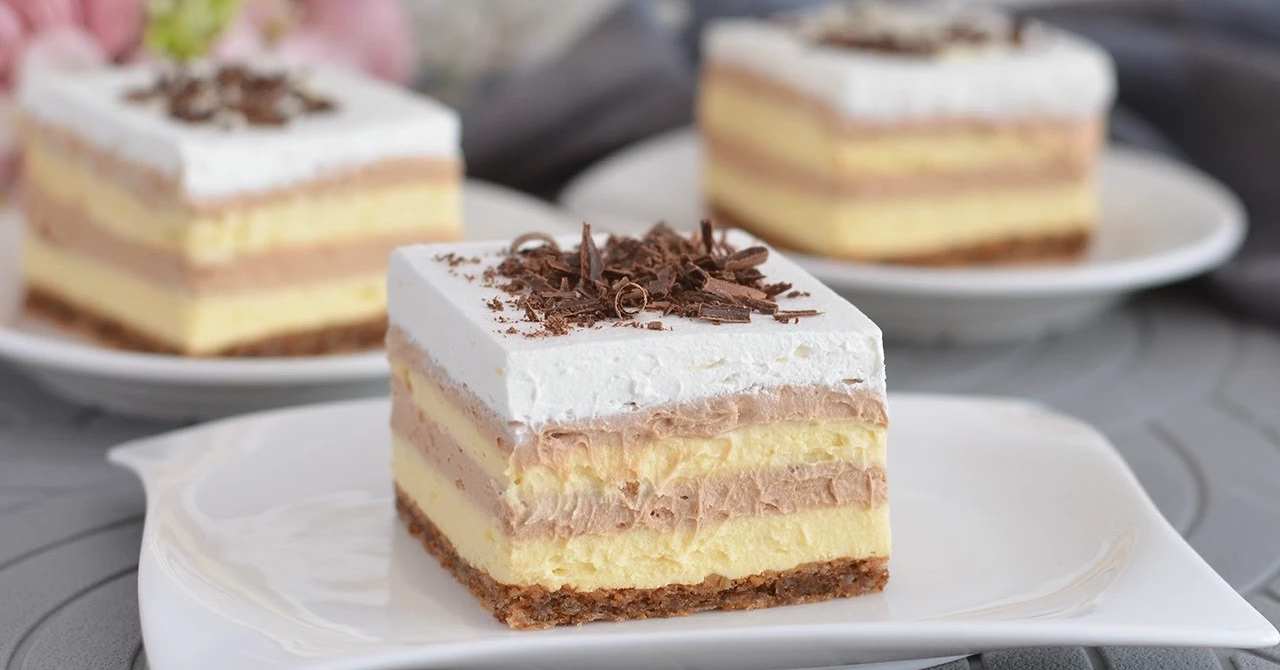 Hitul weekendului de copt: Cuburi cremoase de ciocolată care se topesc în gură!