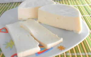 Brânză proaspătă cu doar 3 ingrediente