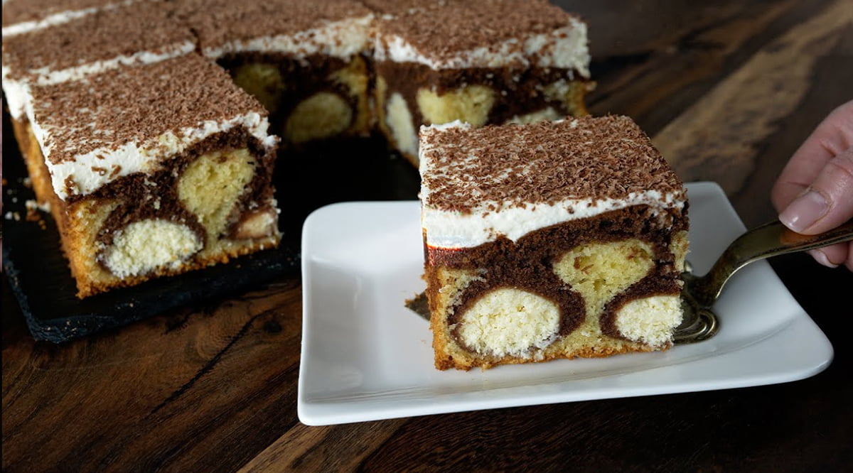 Desert cu cacao, biluțe de cocos și cremă delicioasă de ciocolată: Rețetă pentru o experiență divină