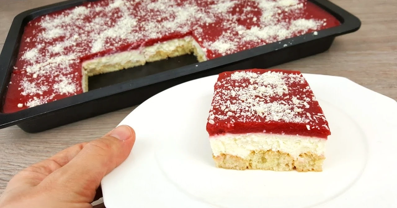 Cel mai bun desert fără coacere cu mascarpone, brânză de vaci și căpșuni: REȚETĂ pentru tavă