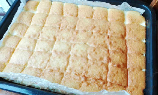 Prăjitură cu brânză de vaci Blechkuchen