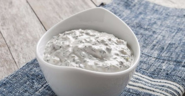 Cum să prepari singur cea mai DELICIOASĂ sos de usturoi!