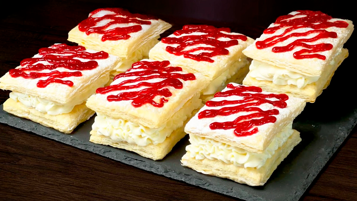 Prăjituri necoapte ca înghețata rusească: un desert răcoritor cu zmeură