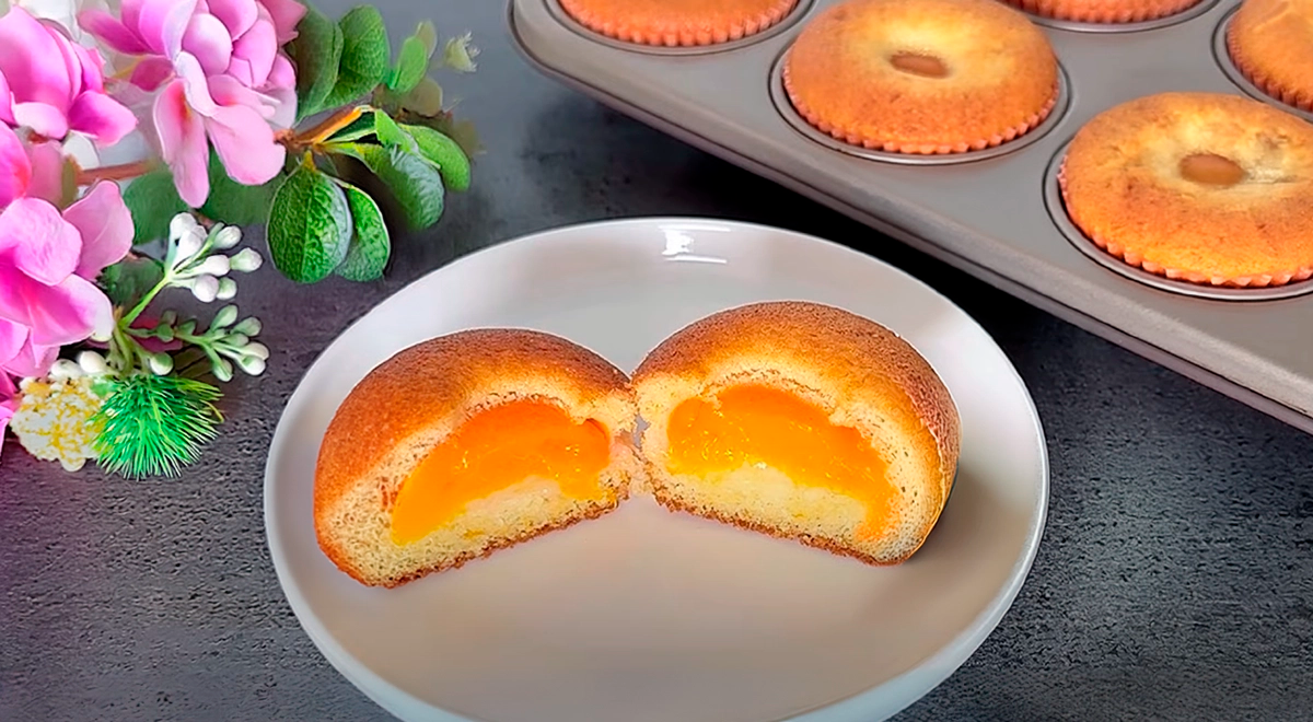 Brioșe foarte fine cu caise și o notă delicioasă de portocale: Sunt atât de gustoase încât dispar în 1 minut!