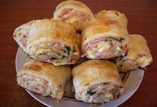 PIZZA cu Șuncă și Cașcaval