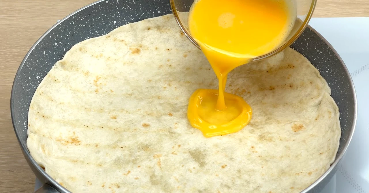 Cum să pregătești TORTILLA de mic dejun TOP? Ai nevoie doar de ou, brânză și această REȚETĂ simplă!