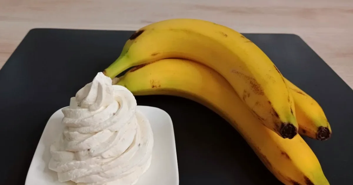 Aveți acasă banane coapte? Faceți din ele această cremă divină cu gust de înghețată de banane!
