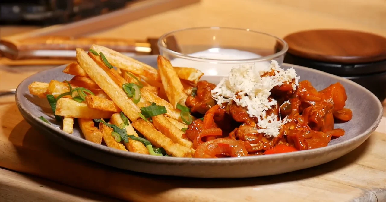 Șnițelul ardelean adevărat (Flamendr): REȚETĂ pentru o clasica picantă cu cartofi prăjiți!