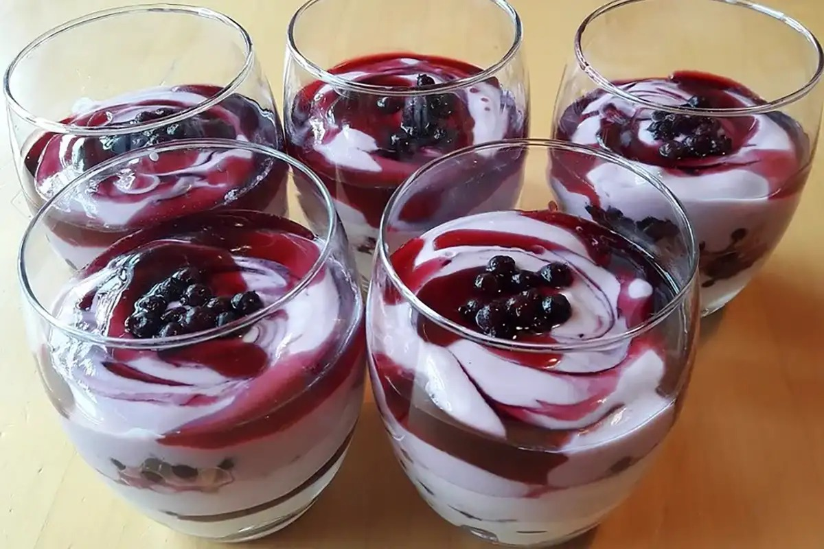 Rețetă de budincă cu afine și mascarpone