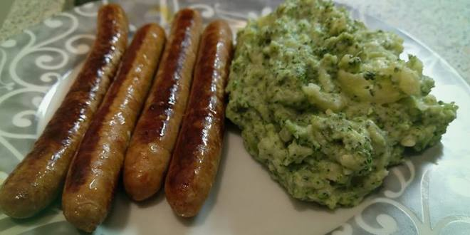 Piure de broccoli și cârnați