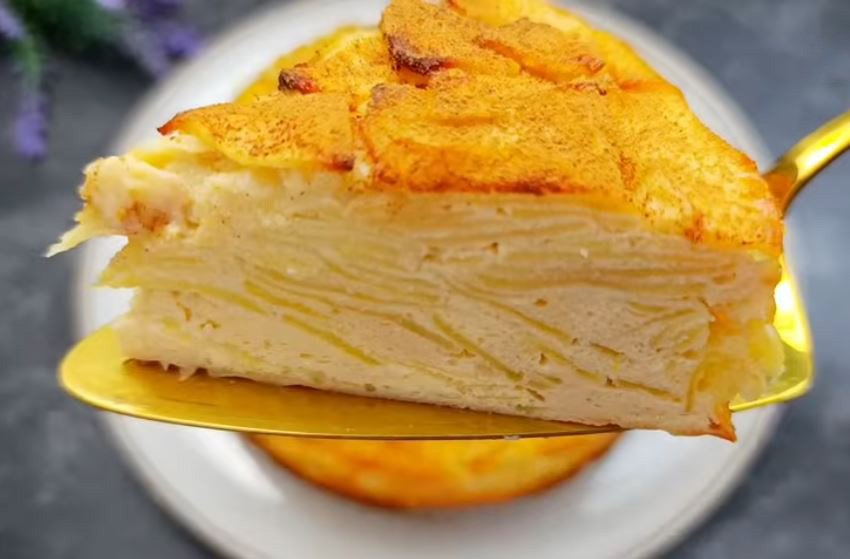 De data aceasta nu am adăugat nici măcar un gram de făină, este cel mai bun și mai ușor tort de mere din toate timpurile | Doar 160 Kcal!