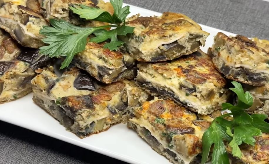 Câteva felii îmi ajung și mă simt sătul imediat, nu este omleta obișnuită: este mult mai bună și are doar 320 de calorii!