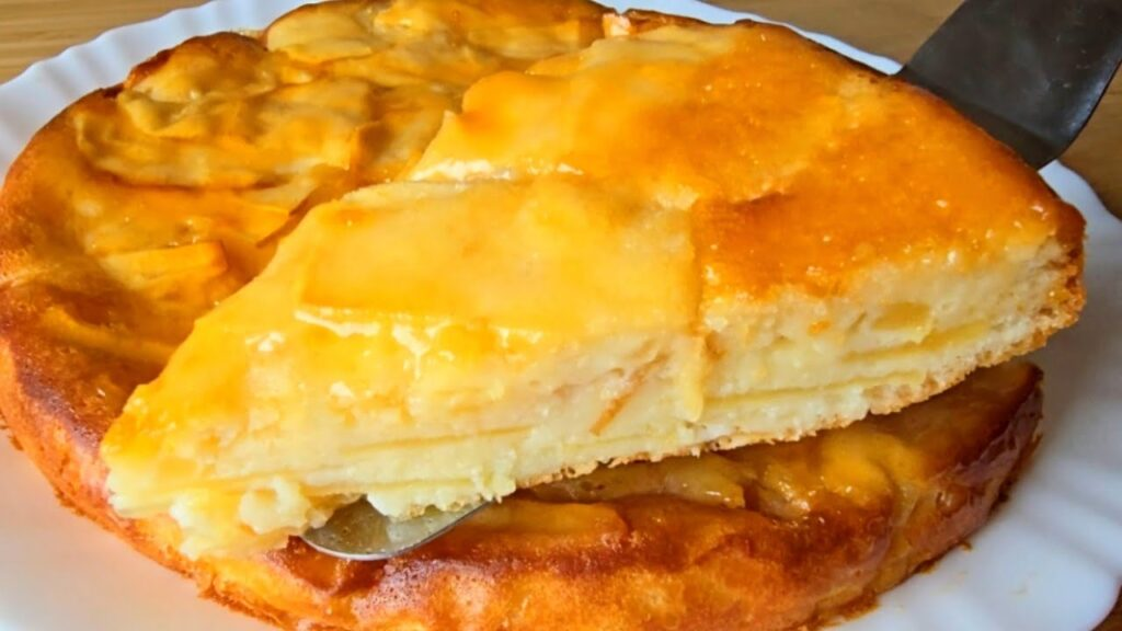 Dacă ar fi după mine, l-aș mânca în fiecare dimineață la mic dejun, acest chec de mere are ceva special | Doar 180 Kcal!