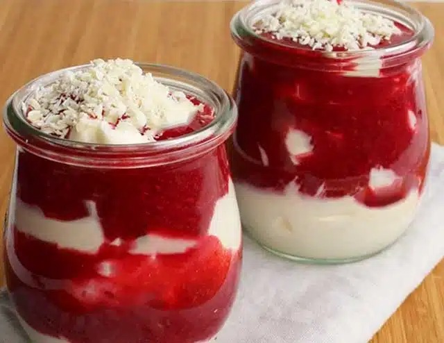 Vis de zmeură cu ciocolată albă – Rețetă