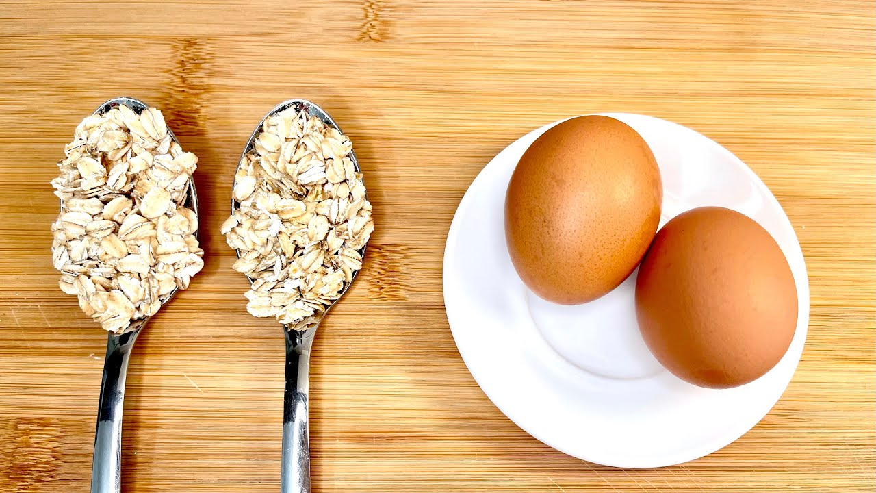 Dacă ai 2 OUĂ și FULGI DE OVĂZ, pregătește-ți acest mic dejun fantastic! (REȚETĂ pentru omletă sărată)