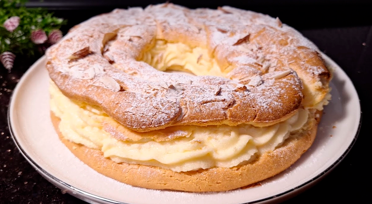 Tort Veterinară cu cremă fină de vanilie: Va impresiona oaspeții!