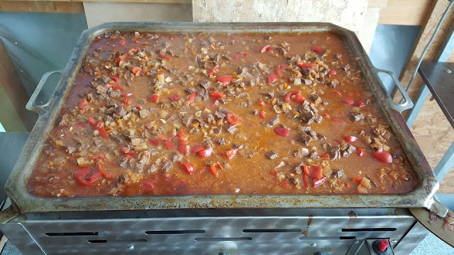 Gulaș după rețeta bunicii Magda