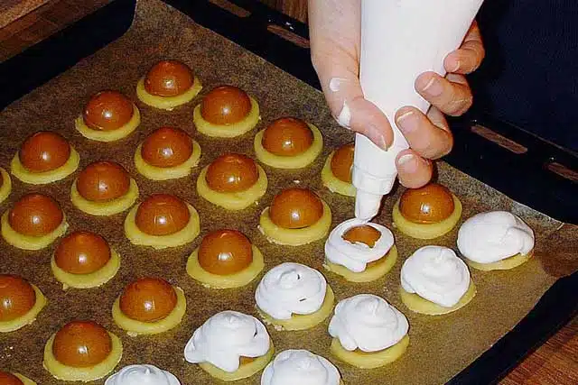 Rețetă de sărutări de zână, ar trebui interzise pentru că sunt atât de tari!