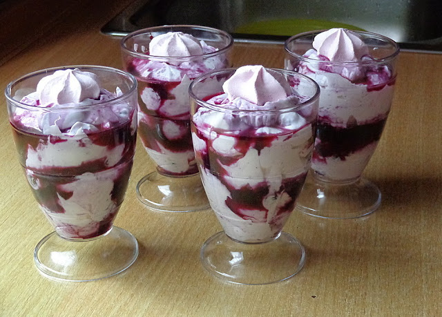 Desert cu afine și mascarpone