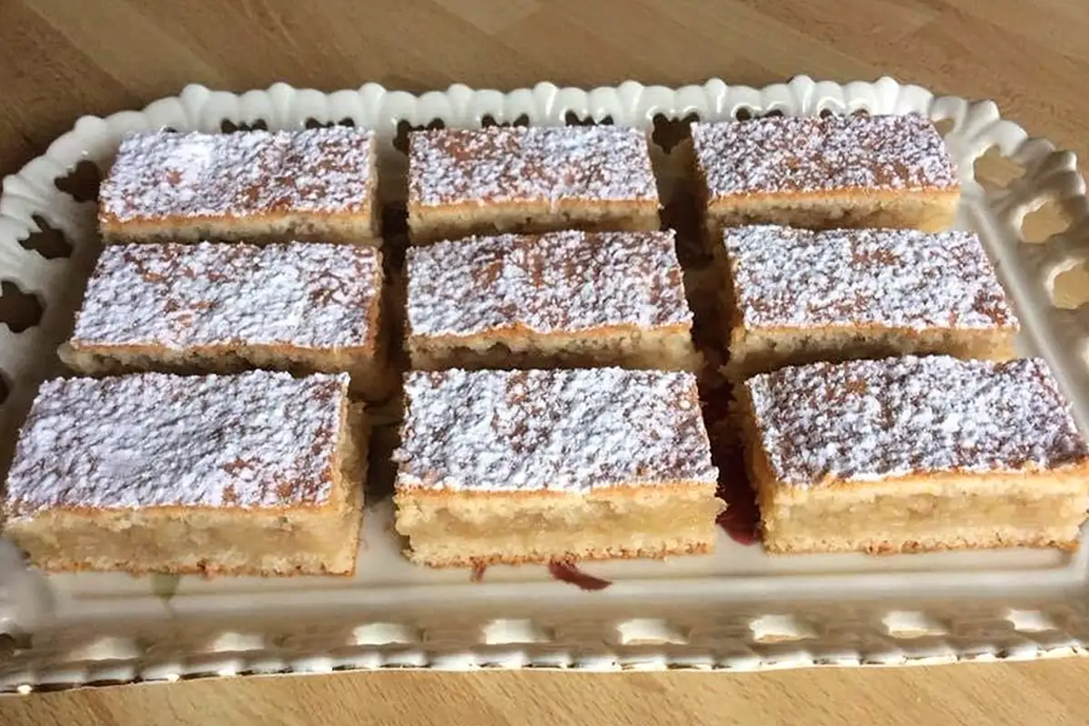 Rețetă de plăcintă cu mere din bucătăria bunicii